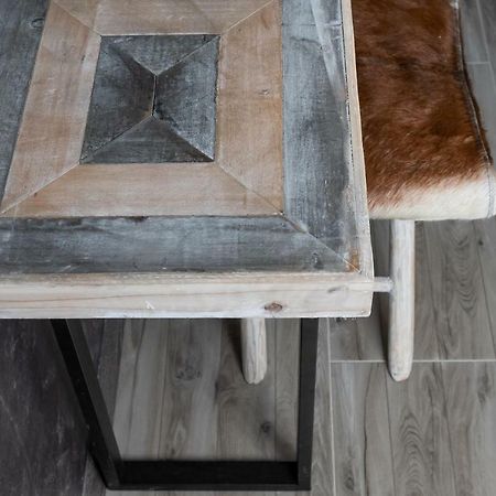 Superb Industrial Style Lodge Heart Of 아테네 외부 사진
