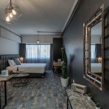 Superb Industrial Style Lodge Heart Of 아테네 외부 사진