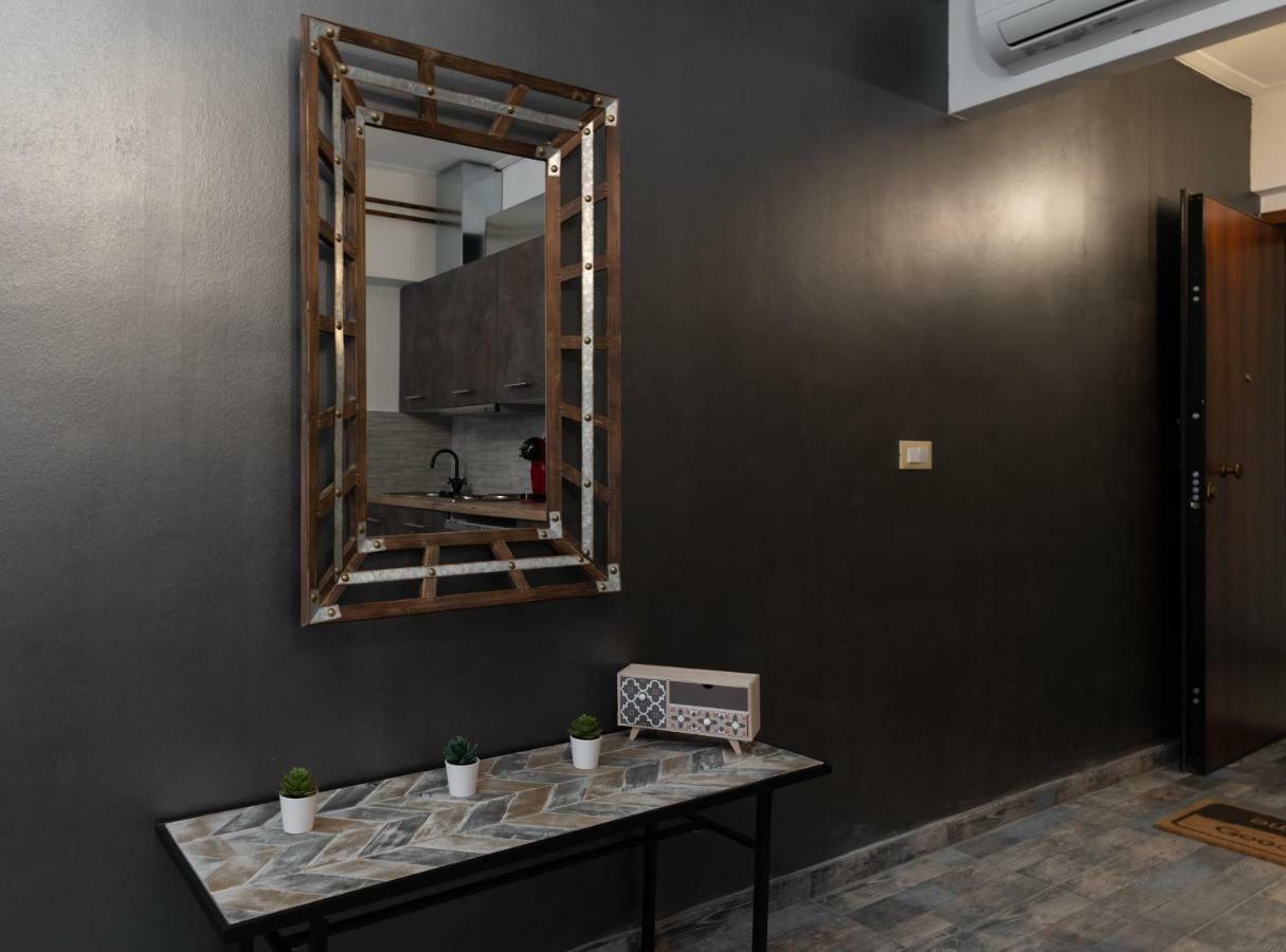 Superb Industrial Style Lodge Heart Of 아테네 외부 사진
