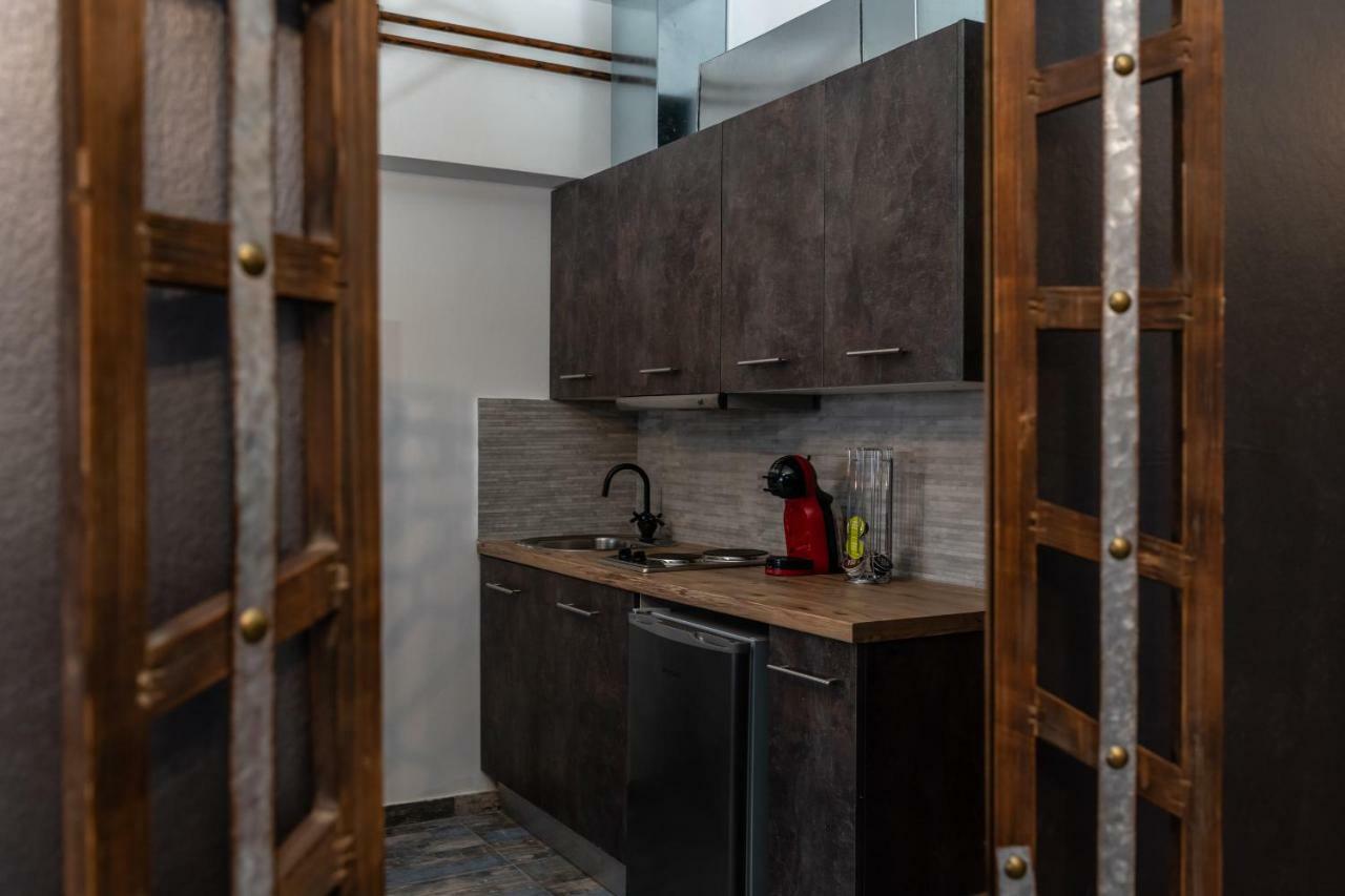 Superb Industrial Style Lodge Heart Of 아테네 외부 사진
