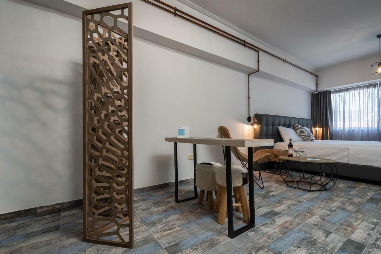Superb Industrial Style Lodge Heart Of 아테네 외부 사진