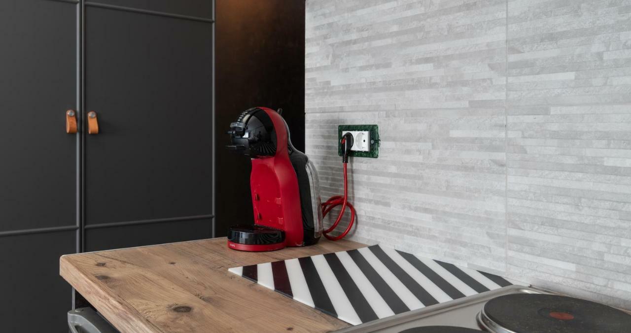 Superb Industrial Style Lodge Heart Of 아테네 외부 사진
