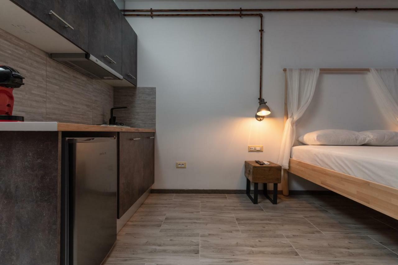 Superb Industrial Style Lodge Heart Of 아테네 외부 사진