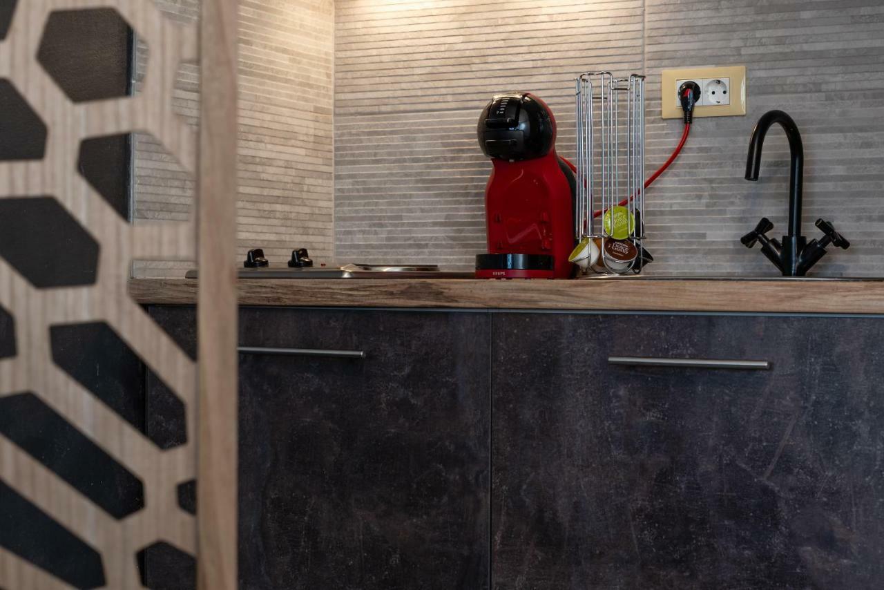 Superb Industrial Style Lodge Heart Of 아테네 외부 사진